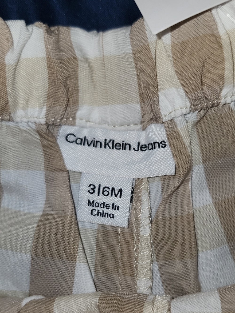 Calvin Klein Jeans Baby Girls White Smocked Top & Gingham Ruffled Shorts Set NWT - Picture 8 of 11